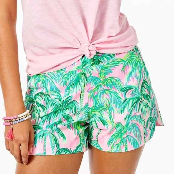 Lilly Pulitzer Pants - Lilly Pulitzer Ocean View Shorts -Suite Views print - size M